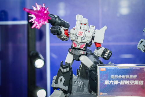布鲁可参展2024塞伯坦年会 变形金刚积木人“俘获”众多“刚丝”(图5)