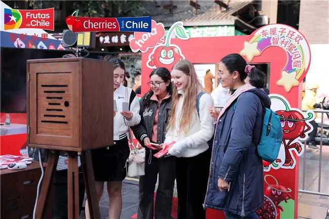 “智利车厘子公仔”惊艳亮相成都二、三线城市车厘子增量持续爆发(图3)