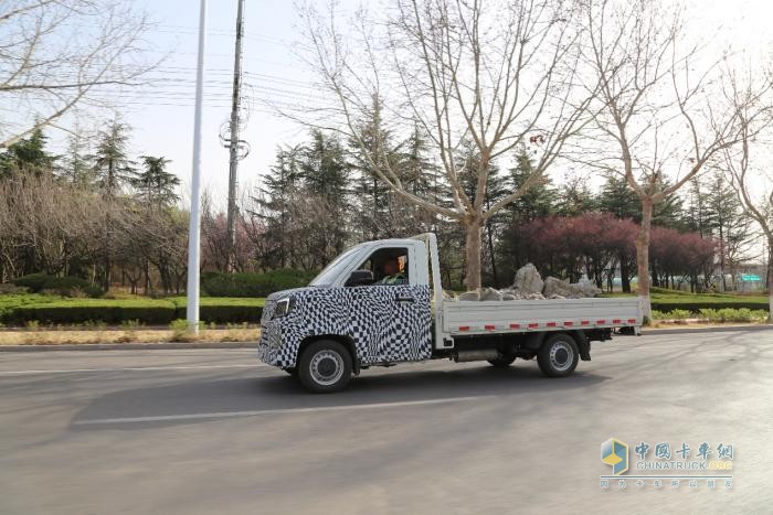 新车谍照惊现!这货是微卡界变形金刚来炸街了?(图2)