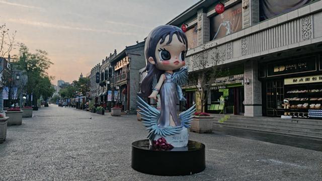 张韶涵太原演出倒计时48小时巨型公仔空降钟楼街！(图1)