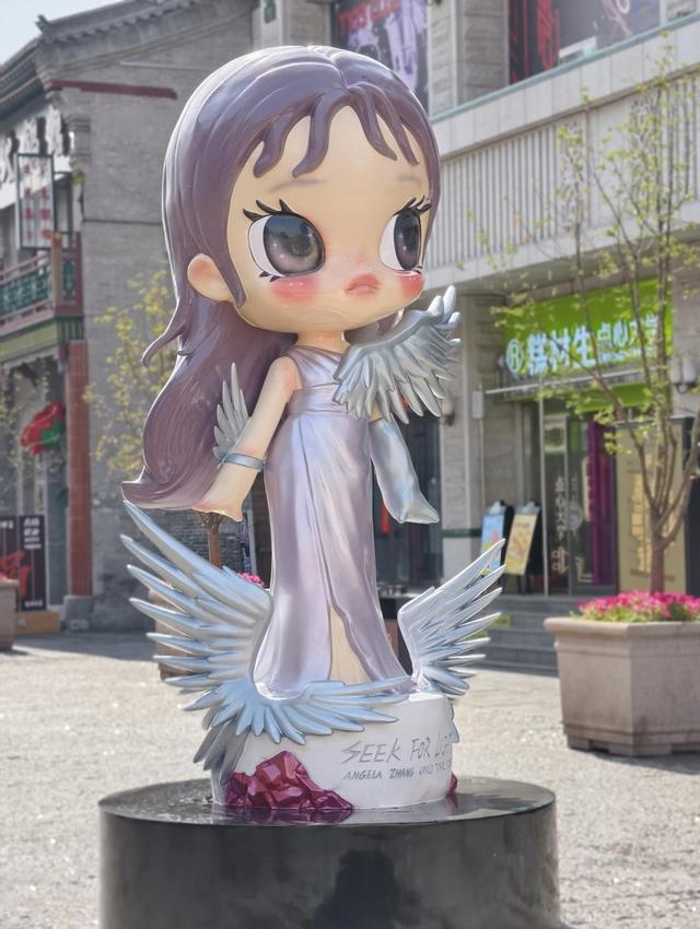 张韶涵太原演出倒计时48小时巨型公仔空降钟楼街！(图2)