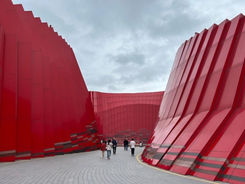 长征馆沉浸式表演拓红色教育糅合科技艺术重现壮烈场景(图4)