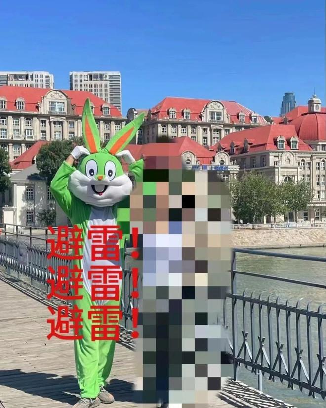 20元一张合影！天津这个景区的孙悟空人偶你中招了吗？(图2)