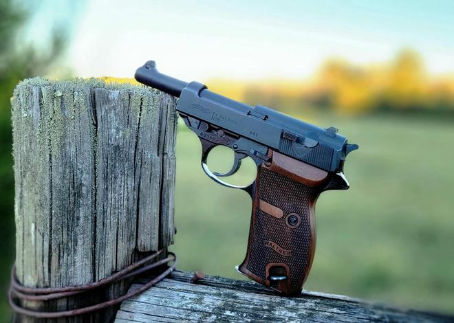 它是二战德军标配武器 变形金刚中威震天原型 为取代鲁格P08而生(图8)