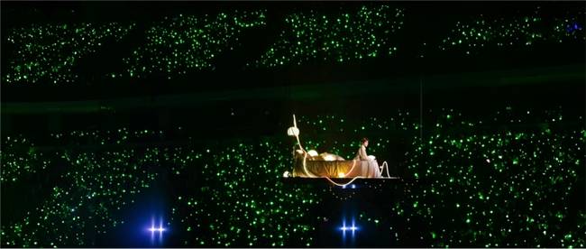 王源客厅狂欢跨年演唱会圆满落幕以震撼舞美诠释“源式美学”(图1)